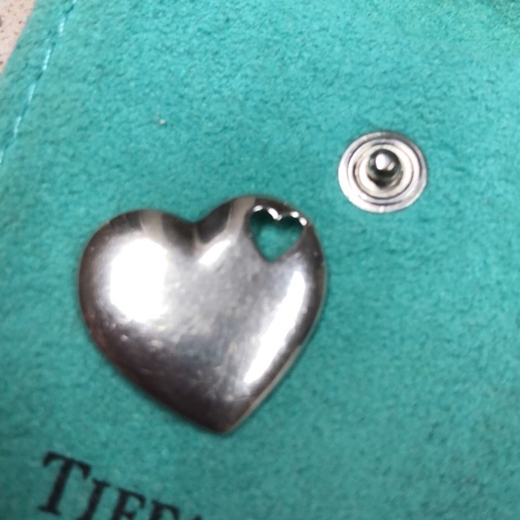 Tiffany & Co “Heart within a heart” pendant. - Picture 2 of 5